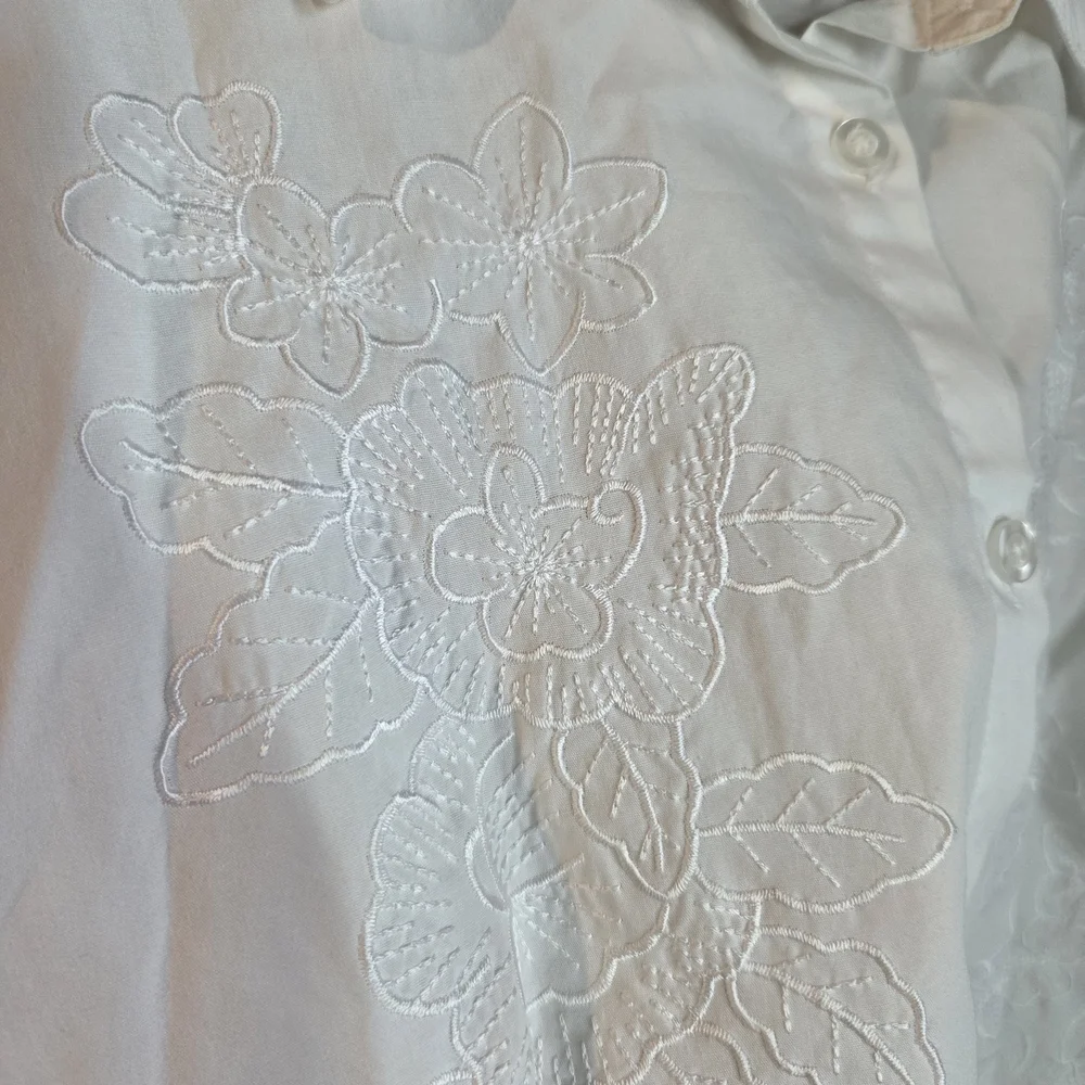 Vintage Y2K Studio Works White Floral Embroidered Shirt 2X